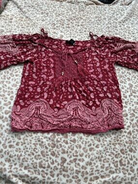 Angie Boho Burgundy Paisley Cold Shoulder Crop Top Size Small